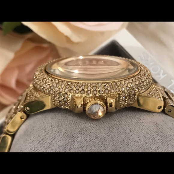 🌷Authentic MICHAEL KORS Gold Watch🌷 - Picture 7 of 8